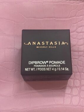 Ebony - Dipbrow by Anastasia Beverly Hills - Waterproof Brow Pomade